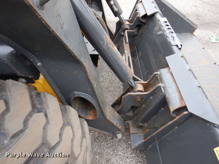 image for item IM9965 2011 New Holland L218  skid steer loader