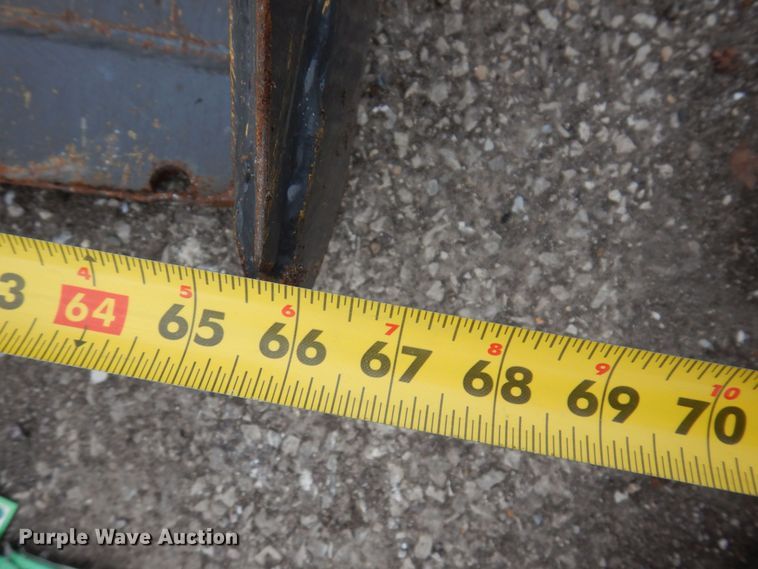 image for item IM9965 2011 New Holland L218  skid steer loader