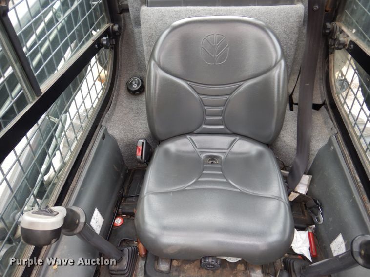 image for item IM9965 2011 New Holland L218  skid steer loader