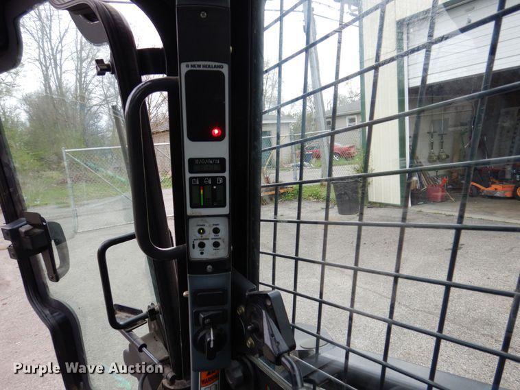 image for item IM9965 2011 New Holland L218  skid steer loader