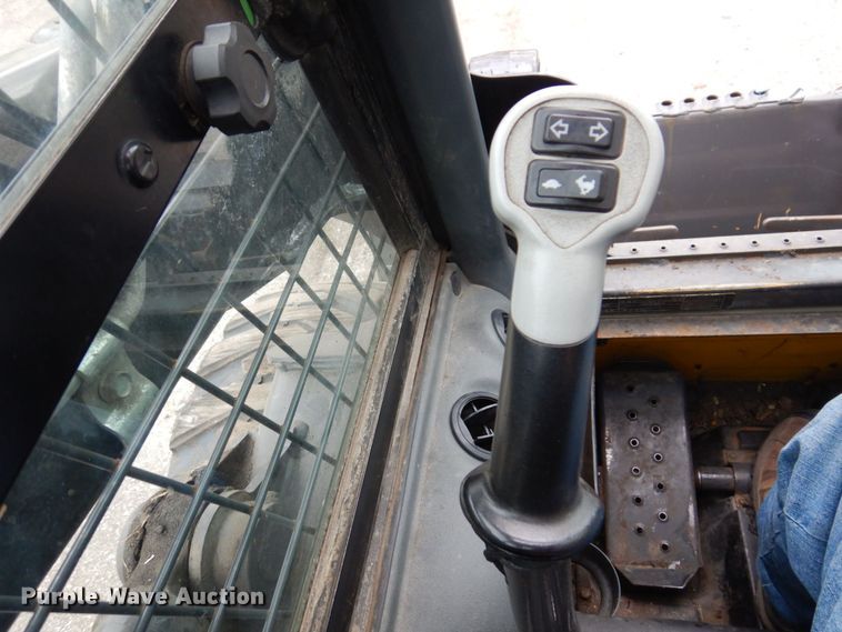 image for item IM9965 2011 New Holland L218  skid steer loader