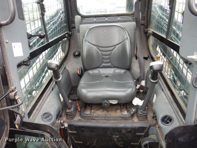 image for item IM9965 2011 New Holland L218  skid steer loader