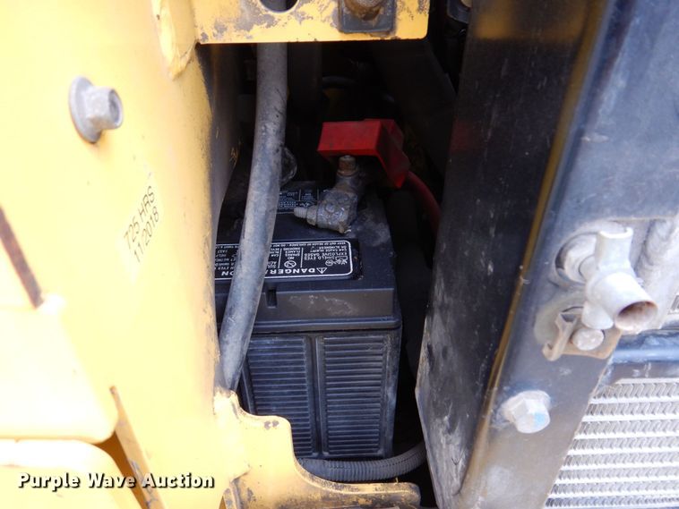 image for item IM9965 2011 New Holland L218  skid steer loader
