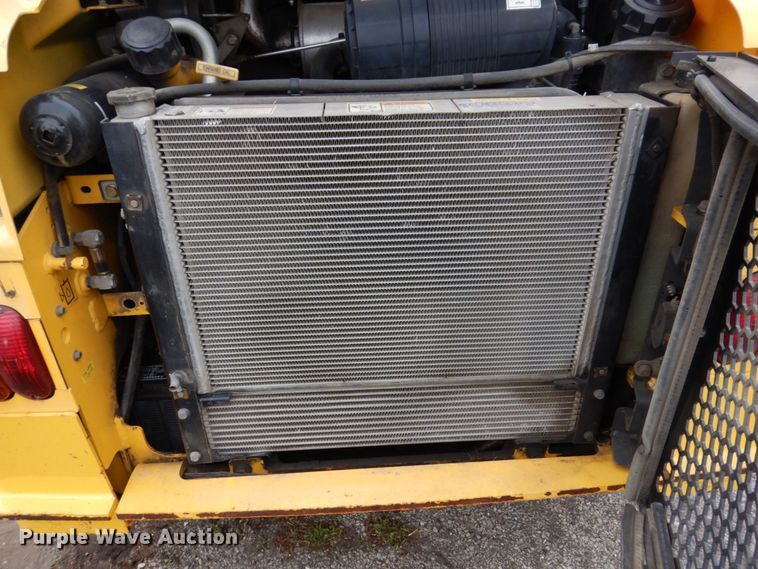 image for item IM9965 2011 New Holland L218  skid steer loader