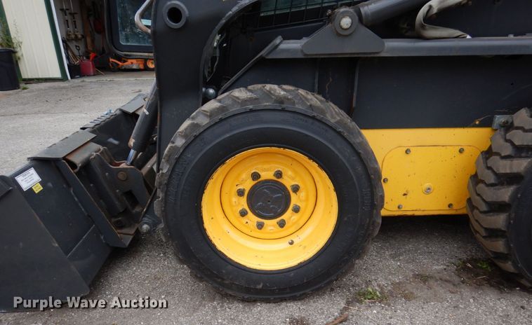 image for item IM9965 2011 New Holland L218  skid steer loader