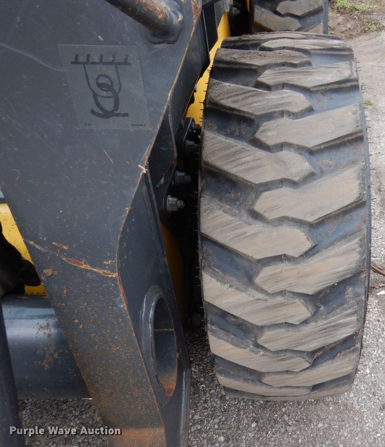 image for item IM9965 2011 New Holland L218  skid steer loader