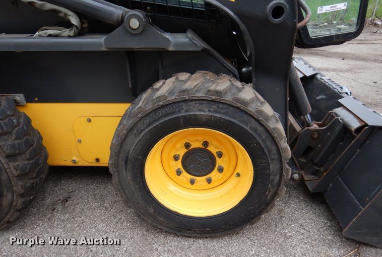 image for item IM9965 2011 New Holland L218  skid steer loader