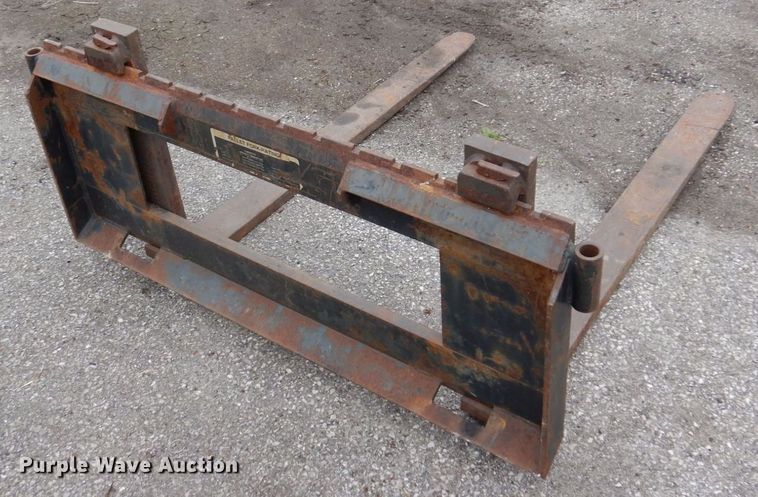 image for item IM9965 2011 New Holland L218  skid steer loader