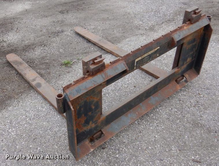 image for item IM9965 2011 New Holland L218  skid steer loader