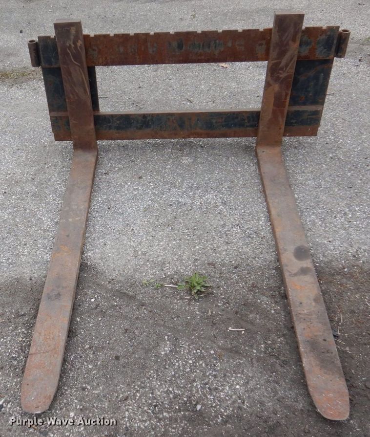 image for item IM9965 2011 New Holland L218  skid steer loader