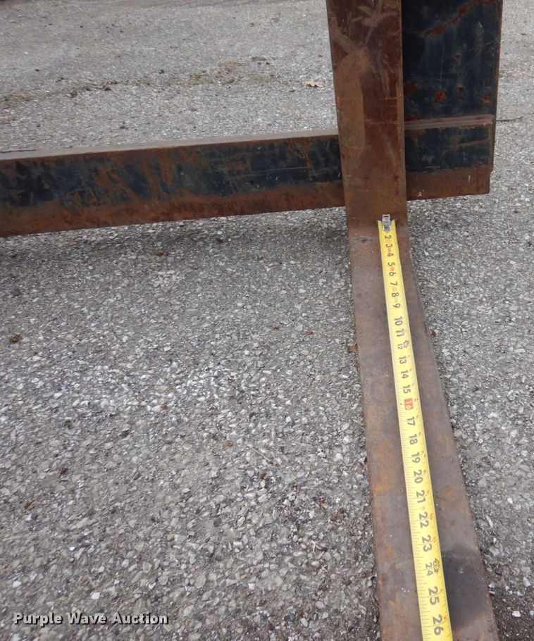 image for item IM9965 2011 New Holland L218  skid steer loader