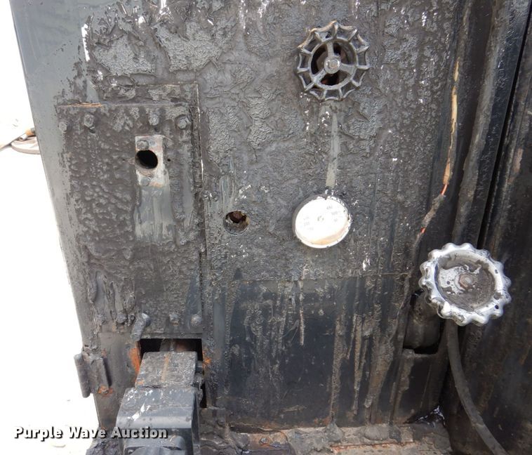 image for item IM9975 2001 Cimline 230D  melter applicator