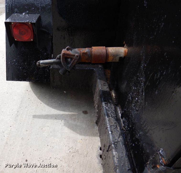 image for item IM9975 2001 Cimline 230D  melter applicator