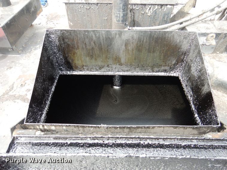 image for item IM9975 2001 Cimline 230D  melter applicator