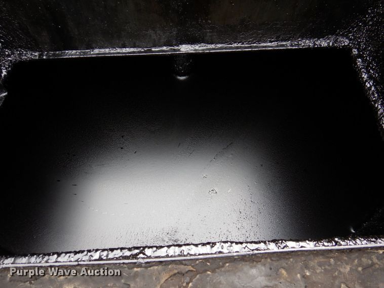 image for item IM9975 2001 Cimline 230D  melter applicator