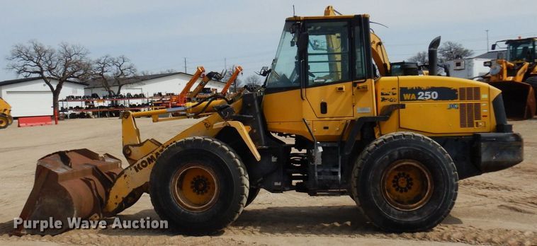 image for item IU9823 2010 Komatsu WA250-6  wheel loader