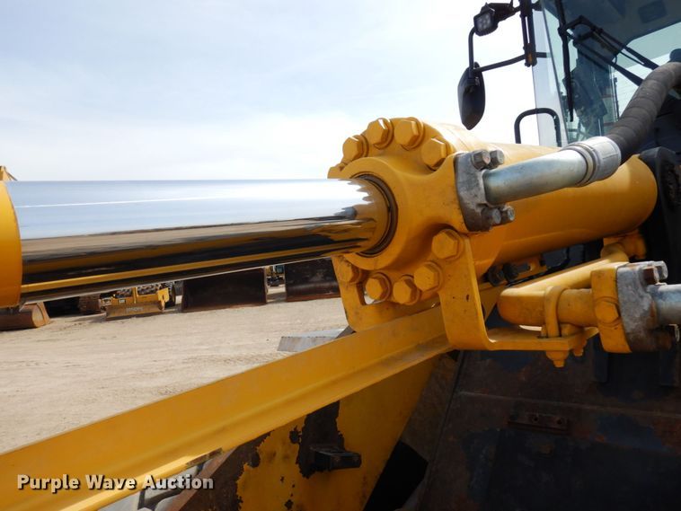 image for item IU9823 2010 Komatsu WA250-6  wheel loader