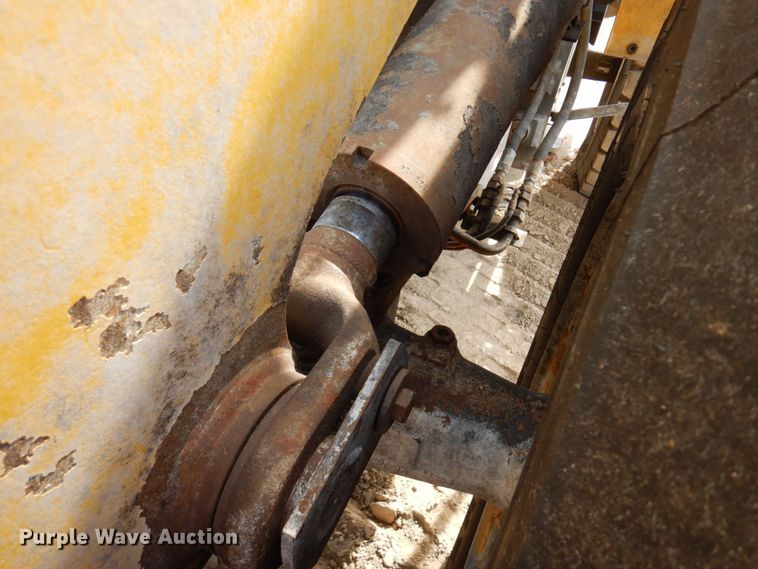 image for item IU9823 2010 Komatsu WA250-6  wheel loader