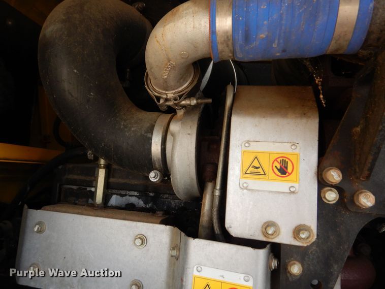 image for item IU9823 2010 Komatsu WA250-6  wheel loader