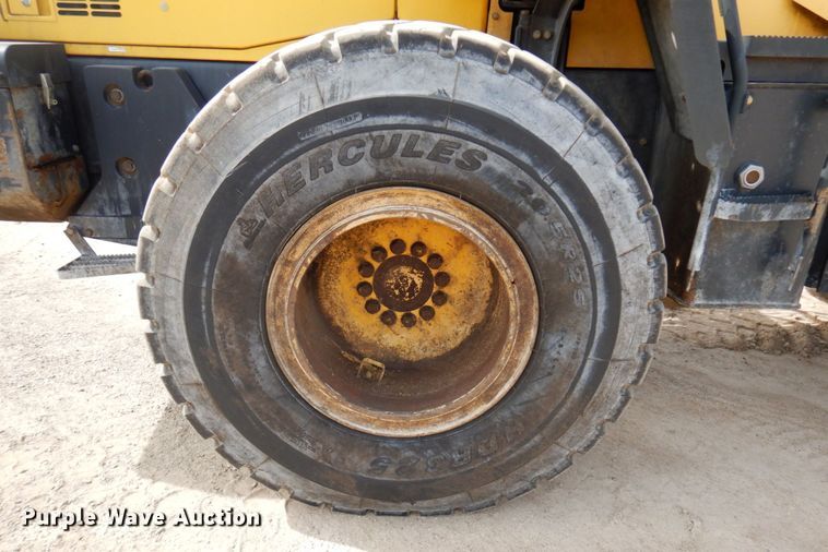 image for item IU9823 2010 Komatsu WA250-6  wheel loader