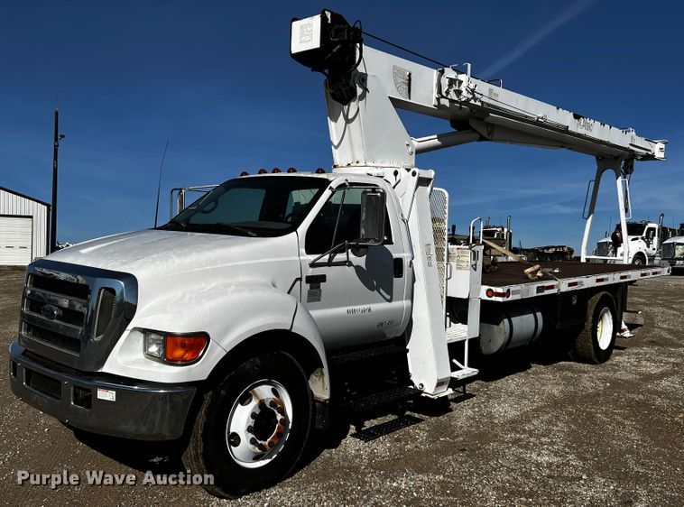 image for item JH9385 2005 Ford F750 Super Duty  crane truck