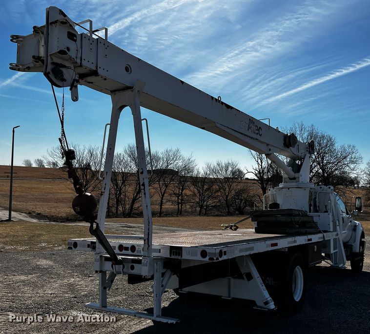 image for item JH9385 2005 Ford F750 Super Duty  crane truck