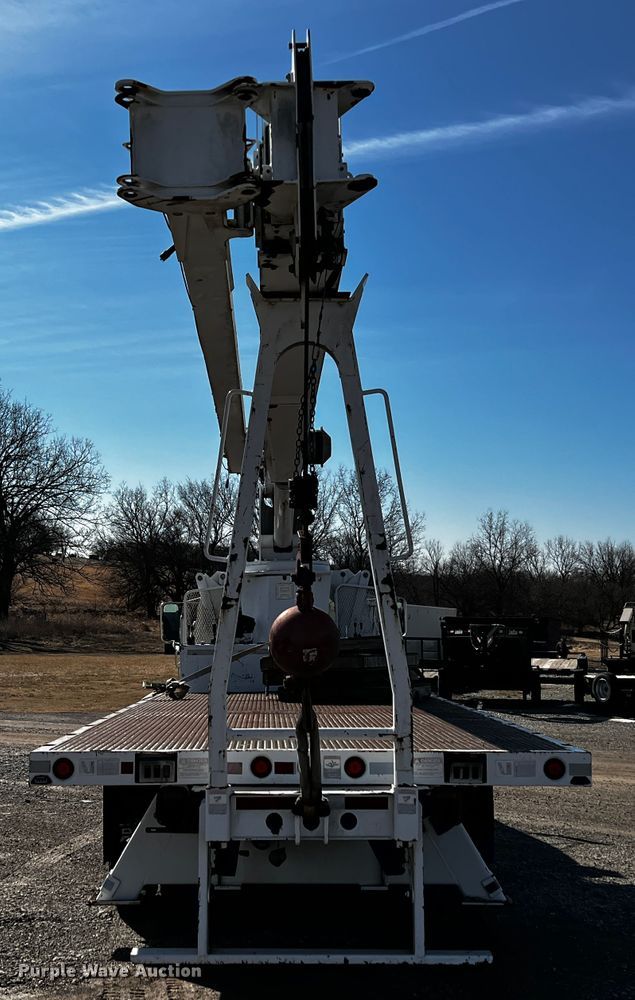 image for item JH9385 2005 Ford F750 Super Duty  crane truck