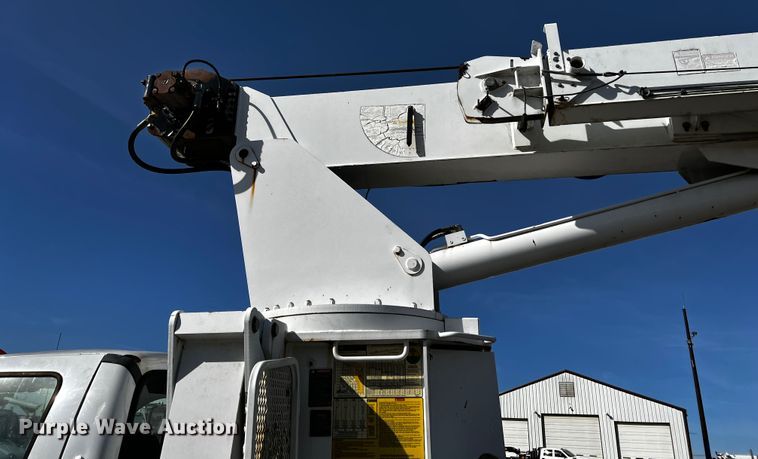 image for item JH9385 2005 Ford F750 Super Duty  crane truck