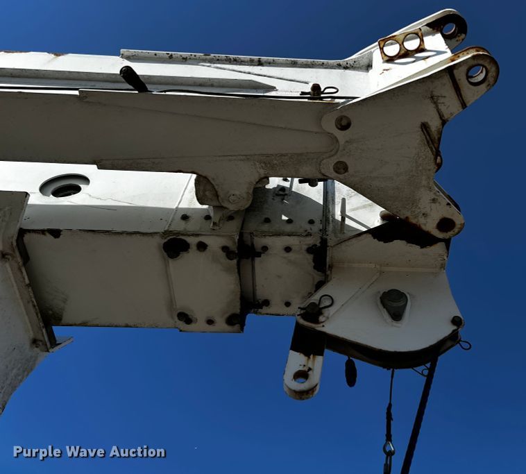 image for item JH9385 2005 Ford F750 Super Duty  crane truck