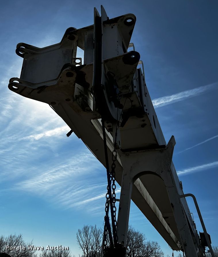 image for item JH9385 2005 Ford F750 Super Duty  crane truck