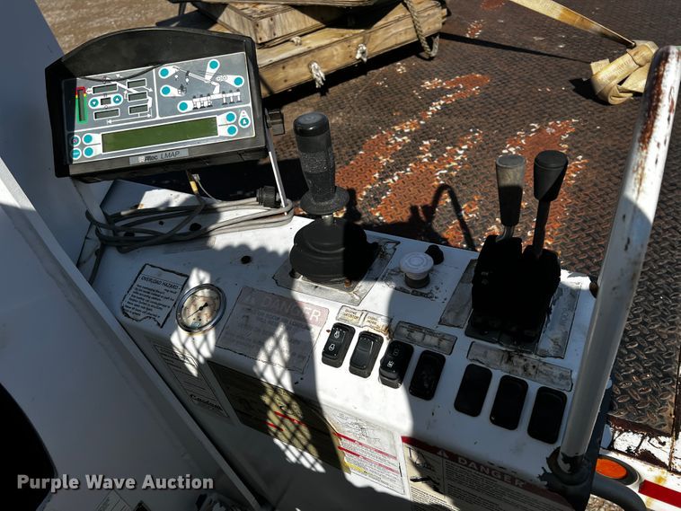 image for item JH9385 2005 Ford F750 Super Duty  crane truck