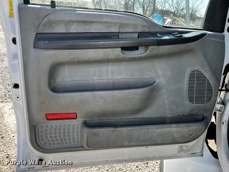 image for item JH9385 2005 Ford F750 Super Duty  crane truck