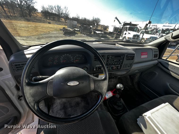 image for item JH9385 2005 Ford F750 Super Duty  crane truck