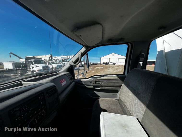 image for item JH9385 2005 Ford F750 Super Duty  crane truck