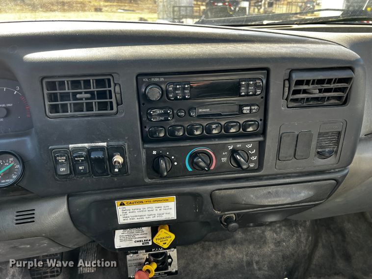 image for item JH9385 2005 Ford F750 Super Duty  crane truck