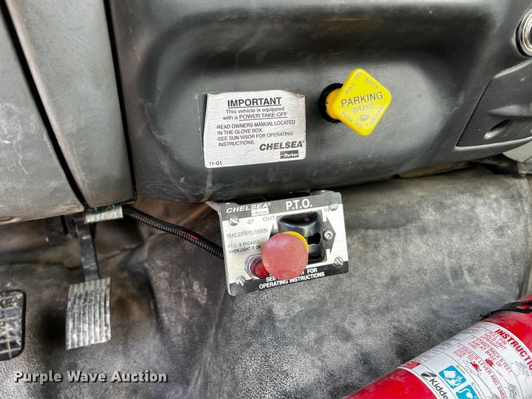 image for item JH9385 2005 Ford F750 Super Duty  crane truck