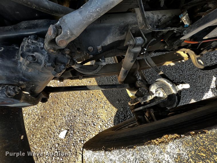 image for item JH9385 2005 Ford F750 Super Duty  crane truck