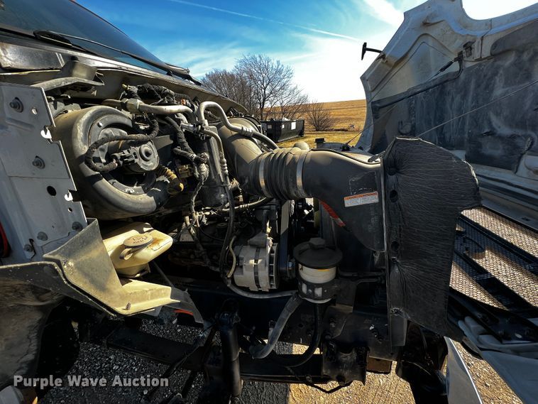 image for item JH9385 2005 Ford F750 Super Duty  crane truck