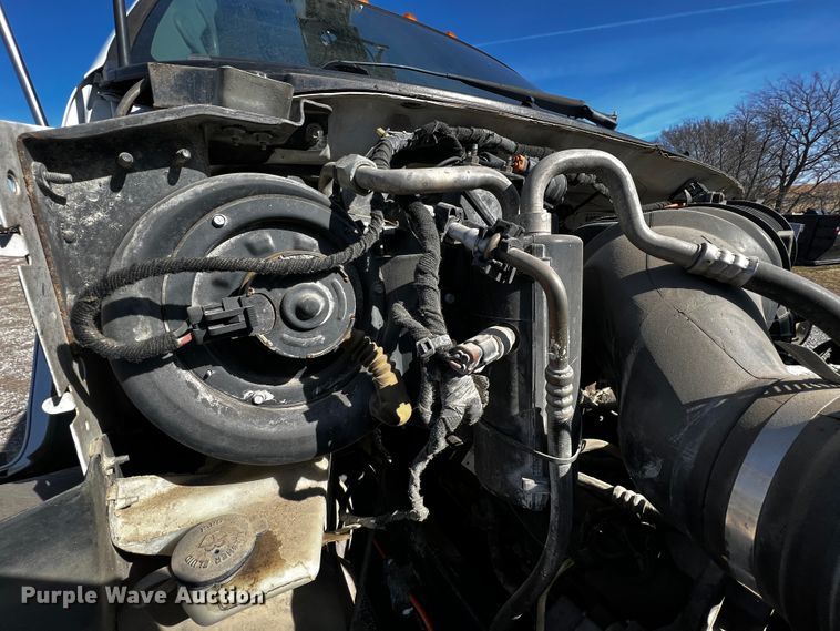 image for item JH9385 2005 Ford F750 Super Duty  crane truck