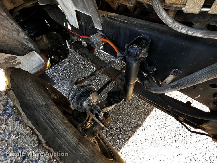 image for item JH9385 2005 Ford F750 Super Duty  crane truck