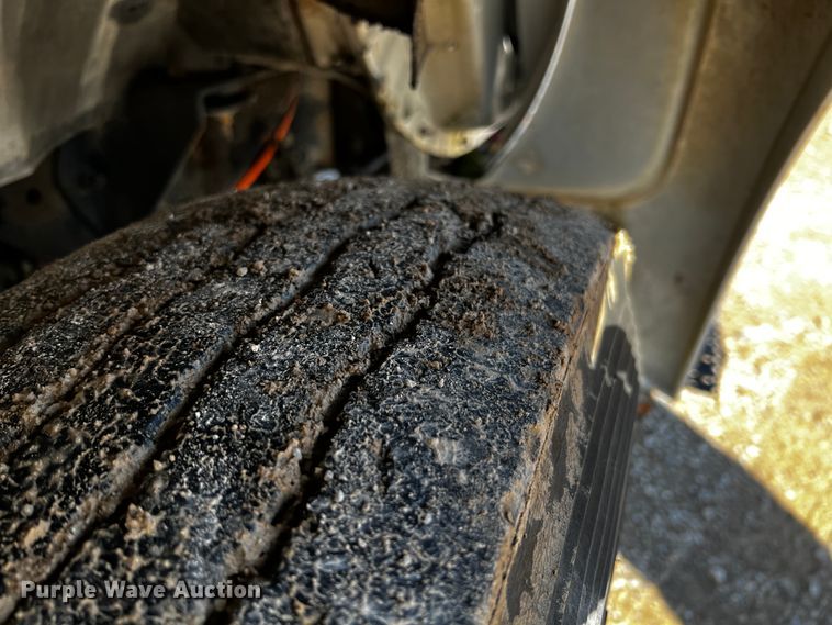 image for item JH9385 2005 Ford F750 Super Duty  crane truck