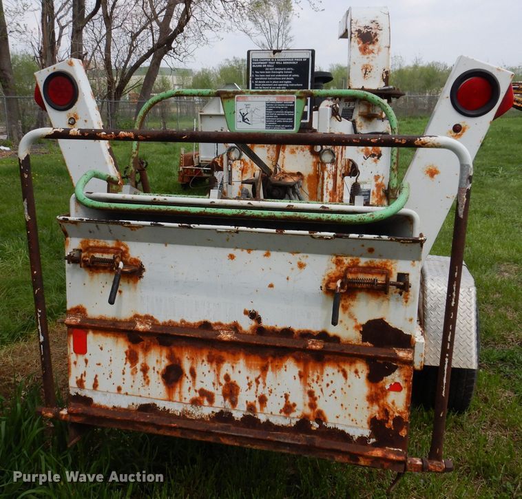 image for item JH9874 2008 Altec DC1217  wood chipper