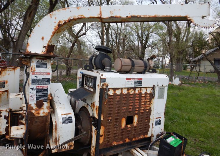 image for item JH9874 2008 Altec DC1217  wood chipper