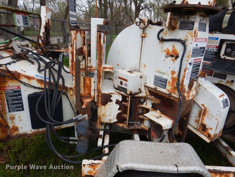 image for item JH9874 2008 Altec DC1217  wood chipper