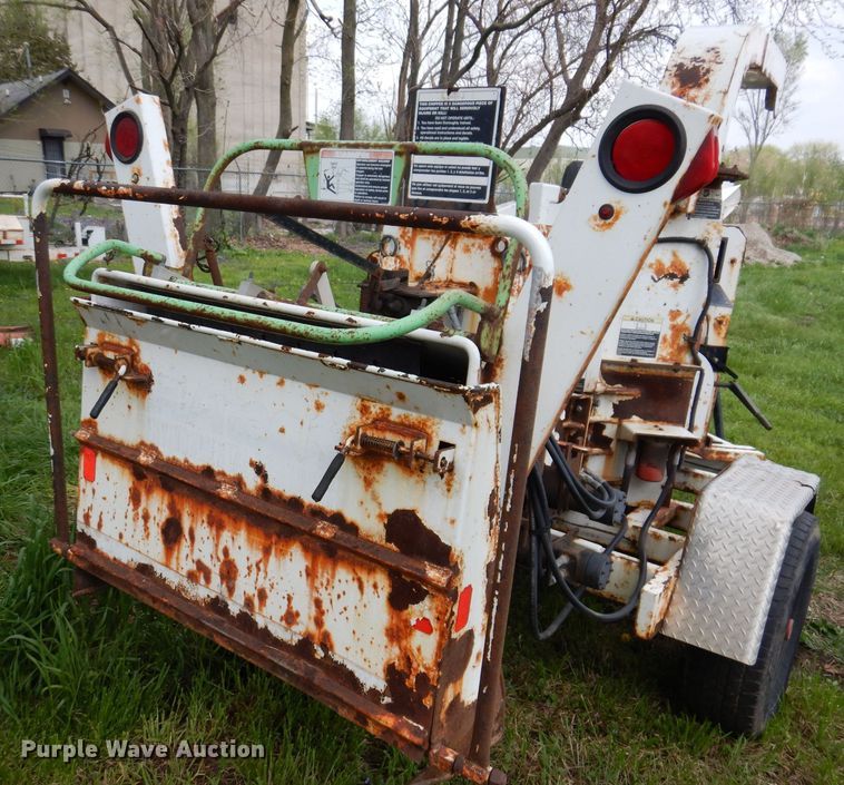 image for item JH9874 2008 Altec DC1217  wood chipper