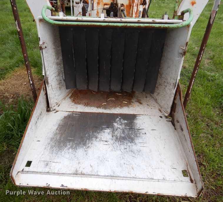 image for item JH9874 2008 Altec DC1217  wood chipper