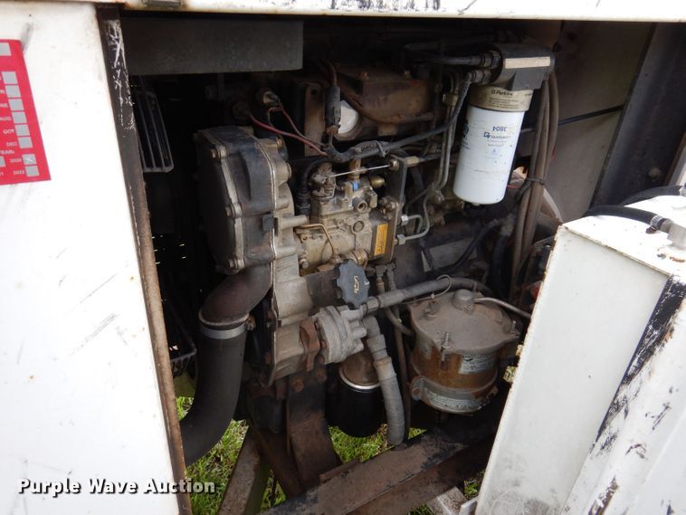 image for item JH9874 2008 Altec DC1217  wood chipper