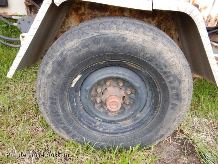 image for item JH9874 2008 Altec DC1217  wood chipper