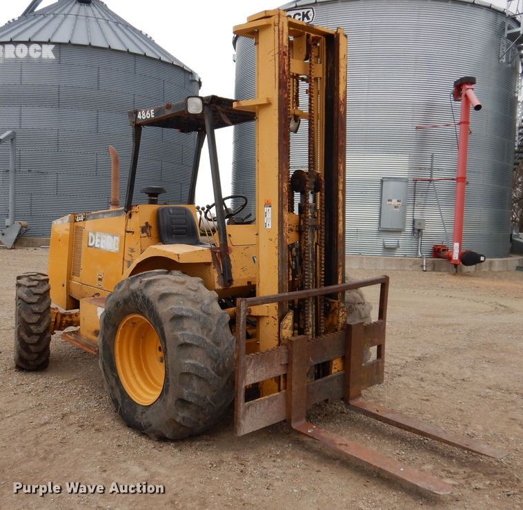 image for item JH9878 1997 John Deere 486E  forklift