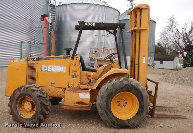 image for item JH9878 1997 John Deere 486E  forklift